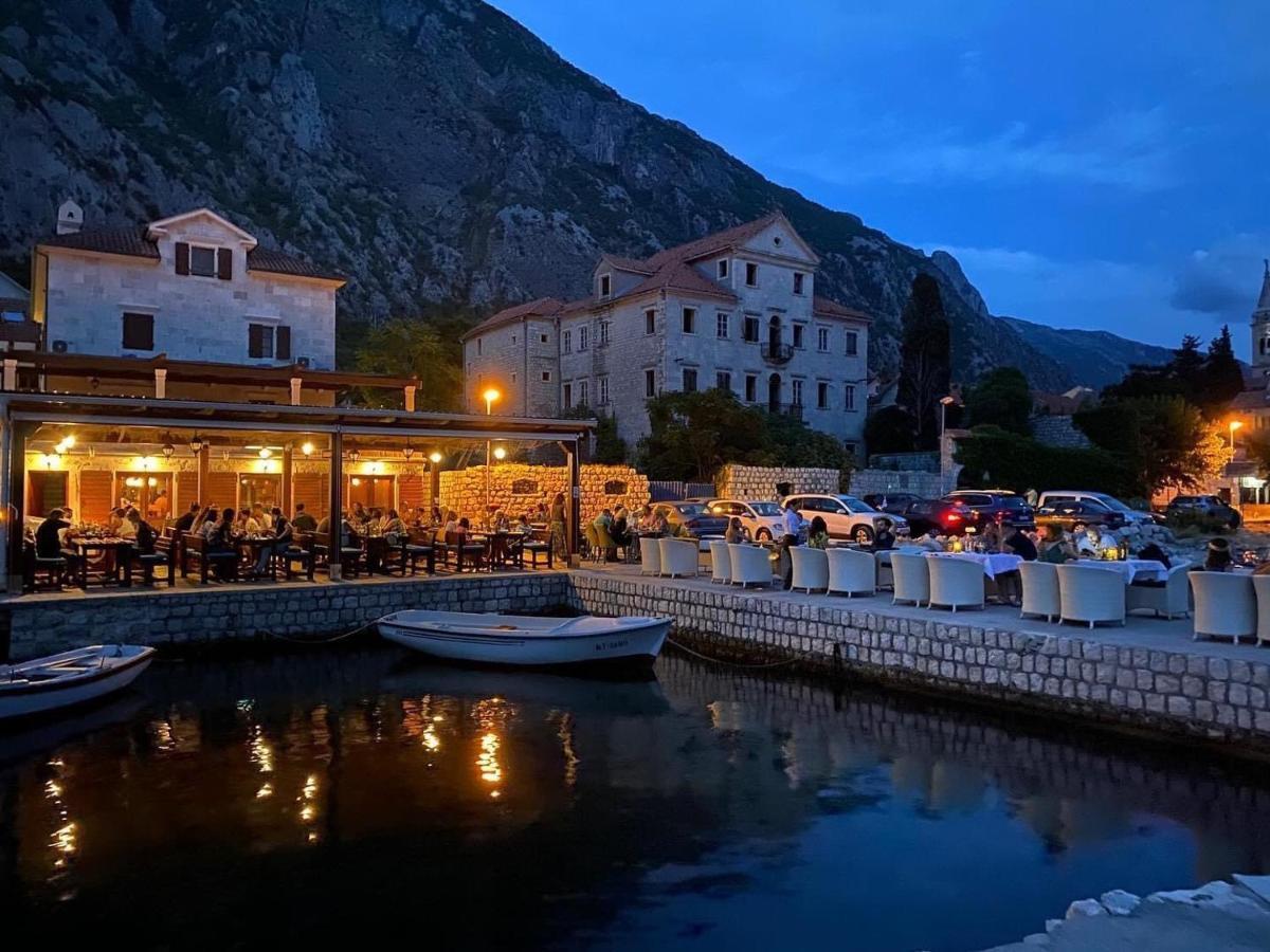 Apartments Barba Kotor Exteriör bild