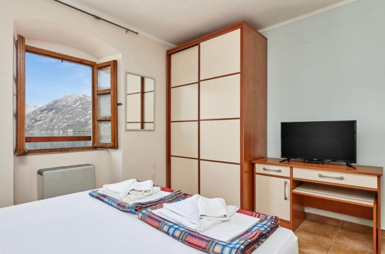 Apartments Barba Kotor Exteriör bild